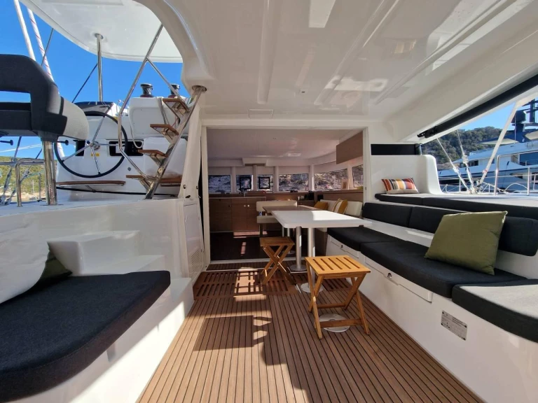 Location Catamaran à Bonifacio - Lagoon Lagoon 43