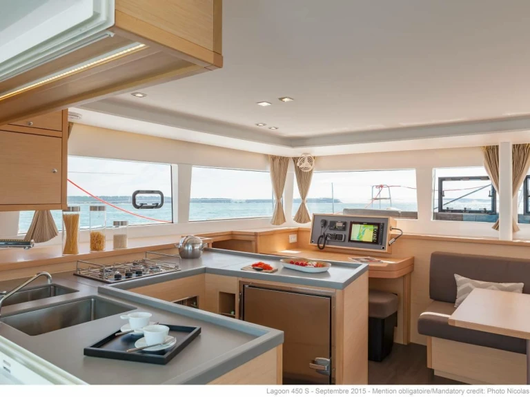 Louer Catamaran avec ou sans skipper Lagoon à Pianottoli-Caldarello