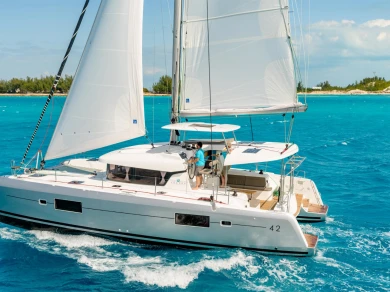 Location bateau Le Marin pas cher Lagoon 42