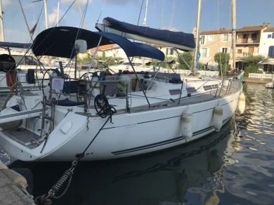 Dufour Dufour 455 Grand Large in Port Grimaud on SamBoat