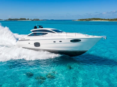 Pronájem lodi Miami lákavé ceny Pershing 62