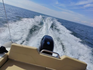 Pronájem Motorová loď Karnic s licencí