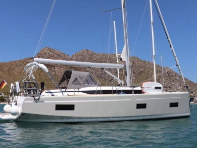 Bavaria Bavaria C38 charter bareboat or captained in  Palma de Majorque