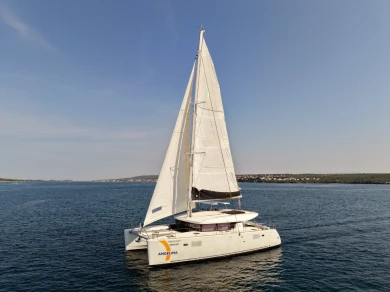 Katamaran do wynajmu w Biograd na Moru w najlepszej cenie