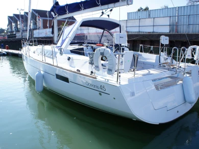 Sailboat rental with or without captain Bénéteau Hamble-le-Rice