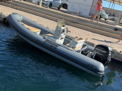 Pronajmout si Jocker-Boat Coaster 470 v Cala Gonone