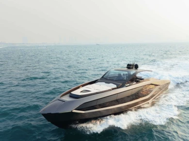Pronajmout si Tecnomar Lamborghini 63  v Dubai Marina