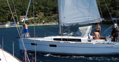 Voilier à louer - Bénéteau Oceanis 38 - Grèce-Centrale Voilier à louer - Bénéteau Oceanis 38 - Grèce-Centrale