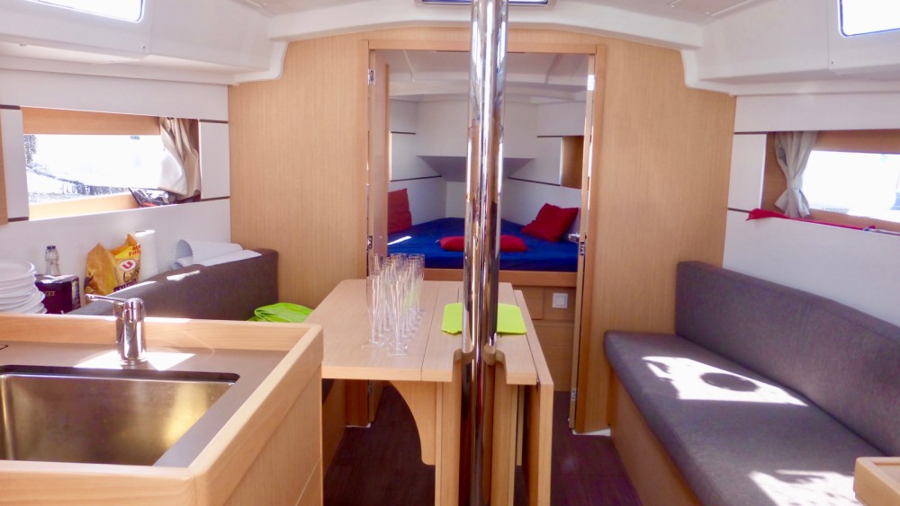 Rent A Sailboat Beneteau Oceanis 35 Pickwick Samboat