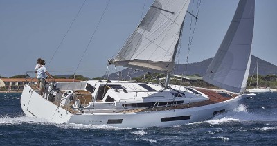 Voilier à louer - Jeanneau Sun Odyssey 440 - Salerne Voilier à louer - Jeanneau Sun Odyssey 440 - Salerne