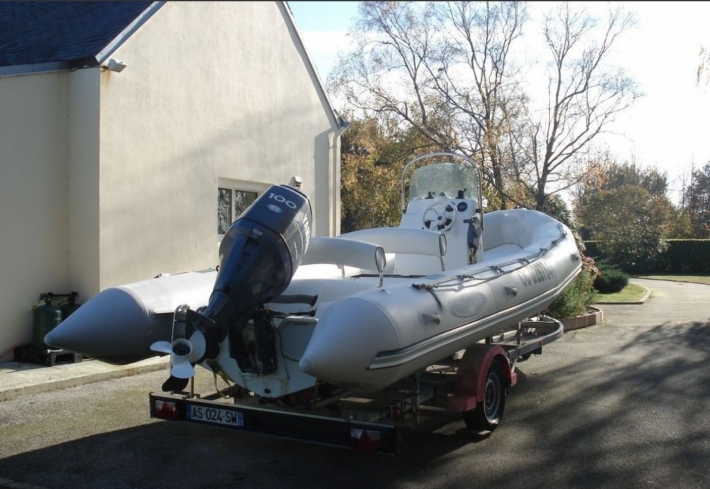 Location Semirigide Bombard Explorer 640 SB (SEMI RIGIDE 640