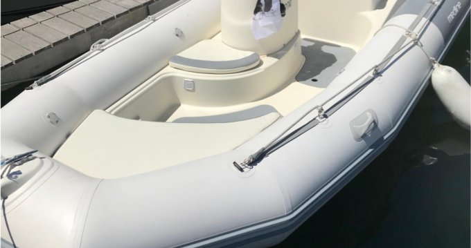 Location à Le Grau-du-Roi - Zodiac Medline 500 Sundream sur SamBoat