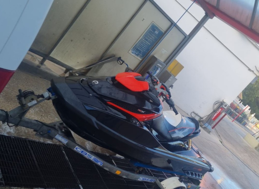 Location Jet ski Sea-Doo Rxt 260 rs (Melissa) - Fort-Mahon-Plage - SamBoat